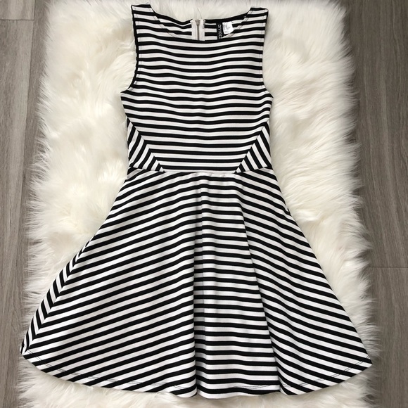 H&M Dresses & Skirts - H&M Divided black and white striped skater dress